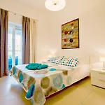 Luxury With Pool Apartment