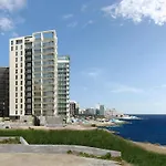Luxury With Pool Apartment *