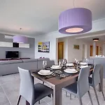 Luxury With Pool Appartement *