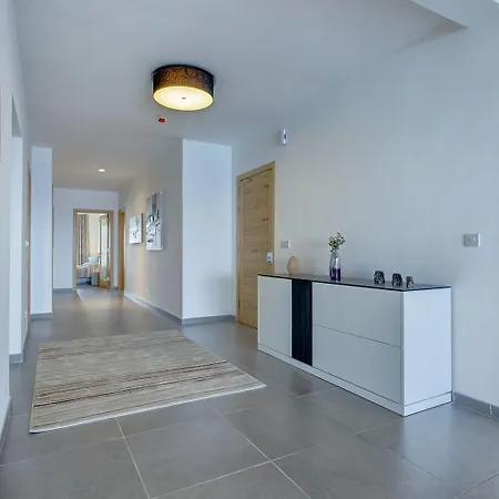 Luxury With Pool Apartment Sliema