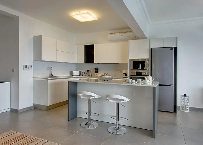 Luxury With Pool Appartement *